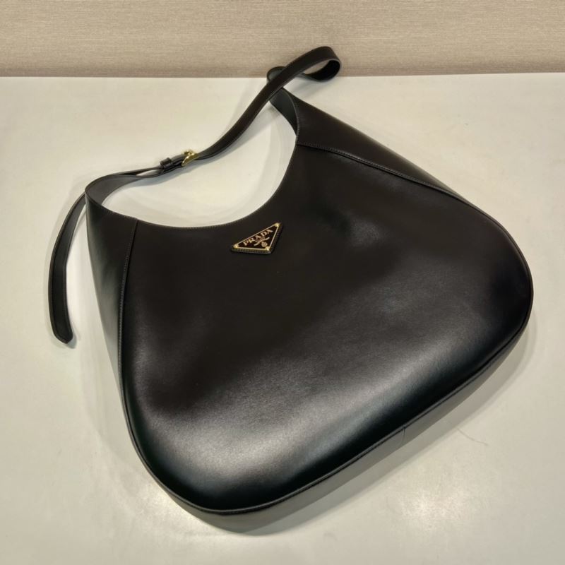 Pra*a cleo bags